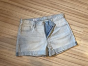 GAP / boyfriend shorts / 29 / jasnoniebieskie spodenki dżinsowe