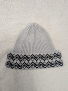 Szara wełniana haftowana wzorzysta czapka Loman 100% wełna merino jak nowa