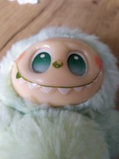 Maskotka kolekcjonerka Labubu Monster miętowy.
