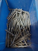 ŚRUBA DWUGWINTOWA do mocowania uchwytów do ścian