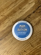 Przypinka „Mam autyzm i to jest okej!” 59 mm