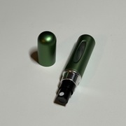 Pojemnik na perfumy atomizer rozpylacz samolot auto transport ZIELONY