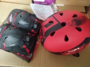 Zestaw rowerowy Cars Auta kask regulowany 54-58 i ochraniacze.