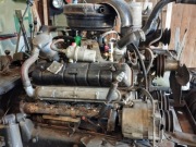 Kompletny silnik ze skrzynią biegów i osprzętem GAZ 66, koła