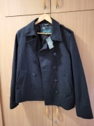 Czarny, krótki przejściowy płaszcz, Cedarwood State