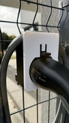 Uchwyt dla wtyczki type 2 ładowarki do aut elektrycznych (EV) ukryty montaż