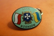 Rzeszów Łuck Ukraina Herb pin przypinka