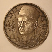 GENERAŁ CHARLES DE GAULLE - 1945 - 1985 40 eme ANNIVERSAIRE DE LA VICTOIRE