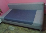 Kanapa rozkładana z miejsce na pościel 