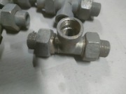 Trójnik grzejnikowe mosiężny że śrubunkiem