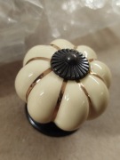 Gałki meblowe 8 szt porcelana (A12)