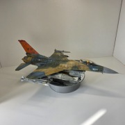 F-16 TAMIYA 1/32 GOTOWY