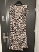 Principles sukienka modny wyszczuplający wzór nowa hit roz.46 