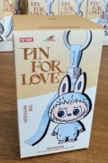 Labubu Pin For Love – oryginalny brelok figurka (blindbox) [A-M]
