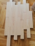 Parkiet jesion jasny 30x5 cm gr 22 mm 40 m2