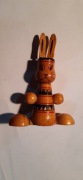stary drewniany króliczek turecki drewniana figurka