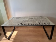 Stolik ze szklanym blatem 105x55, wys. 43 cm