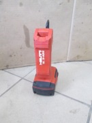 HILTI SL 2-A22  Lampa budowlana plus AKU B22 4.0 Amper