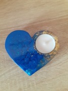 Świecznik na podgrzewacze. Serce że złotymi dodatkami,.