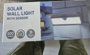 Lampa ścienna czujnik ruchu Solar zewnętrzna akumulatorowa 600 lumen 4000K