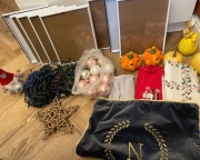 Zestaw różności, ramki na zdjęcia, ozdoby, Wielkanoc 