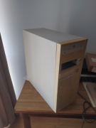 Stary komputer Intel Pentium III 750MHz