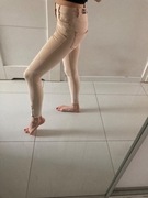 jasne pastelowe beżowe różowe spodnie obcisłe rurki skinny bershka xs