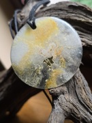 Naszyjnik 3D jak mały obraz szkiełko z żywicy ,,Pani Subtelna"