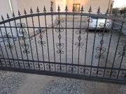 brama przesuwna z furtką kuta