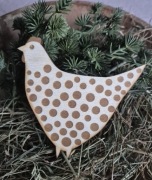 Drewniana kurka dekoracyjna