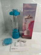 przenośny blender marki DoubleCare, idealny do  koktajli