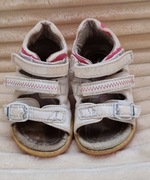 Sandałki Nelli Blu sztywny zapiętek rozmiar 22