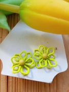 Kolczyki wkręty, kwiatki, w kolorze soczystego żółtego