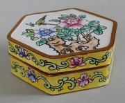 Chiny - puzderko tabakierka emalia 