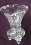 Wazon kryształowy o ciekawym kształcie 