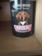 Puszka paka zwierzaka królik z wołowiną