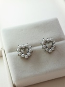 Srebrne kolczyki sztyfty 925 serca serduszka z perełkami