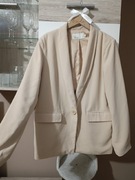 Beżowa marynarka damska o prostym kroju jednorzędowa r. 36 s