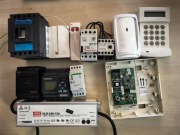 Zestaw urządzeń elektrycznych / automatyki – różne elementy