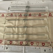 WIESZAKI METALOWE DO WIESZANIA SPÓDNICY 7 sztuk