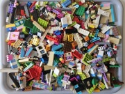 LEGO klocki losowe 1,5 kg + 7 figurek Mix