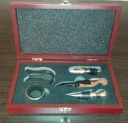 Zestaw akcesoriów do otwierania wina 