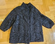 CZarne karakuły futro