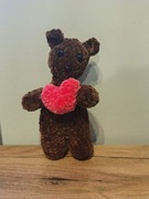 Pluszak miś HANDMADE brązowy z sercem