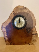 Zegar stojący z drzewa oliwnego