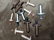 Magnes na lodówkę miecz 