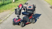 Wózek elektryczny inwalidzki lub dla seniora. Ferrari model.