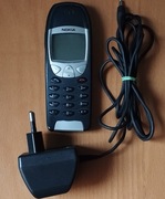 Telefon komórkowy N O K I A 6210 NPE-3NX wraz z ładowarką.