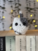 Pluszak zabawka handmade kot kotek bochenek szaro biały