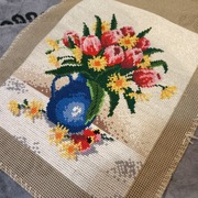 Obraz haft krzyżykowy wazon tulipany kwiaty 23 x 29 cm - rękodzieło, nowe